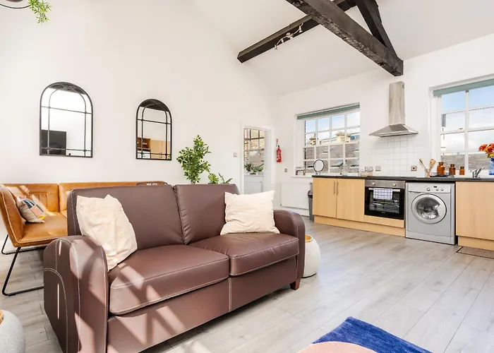 Wood Street - Stylish Prime Location Apartment By Vichy